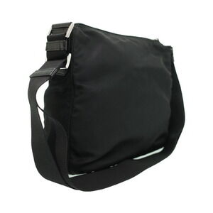 Prada Leather Black Crossbody bag Nero messenger saffiano Tessuto